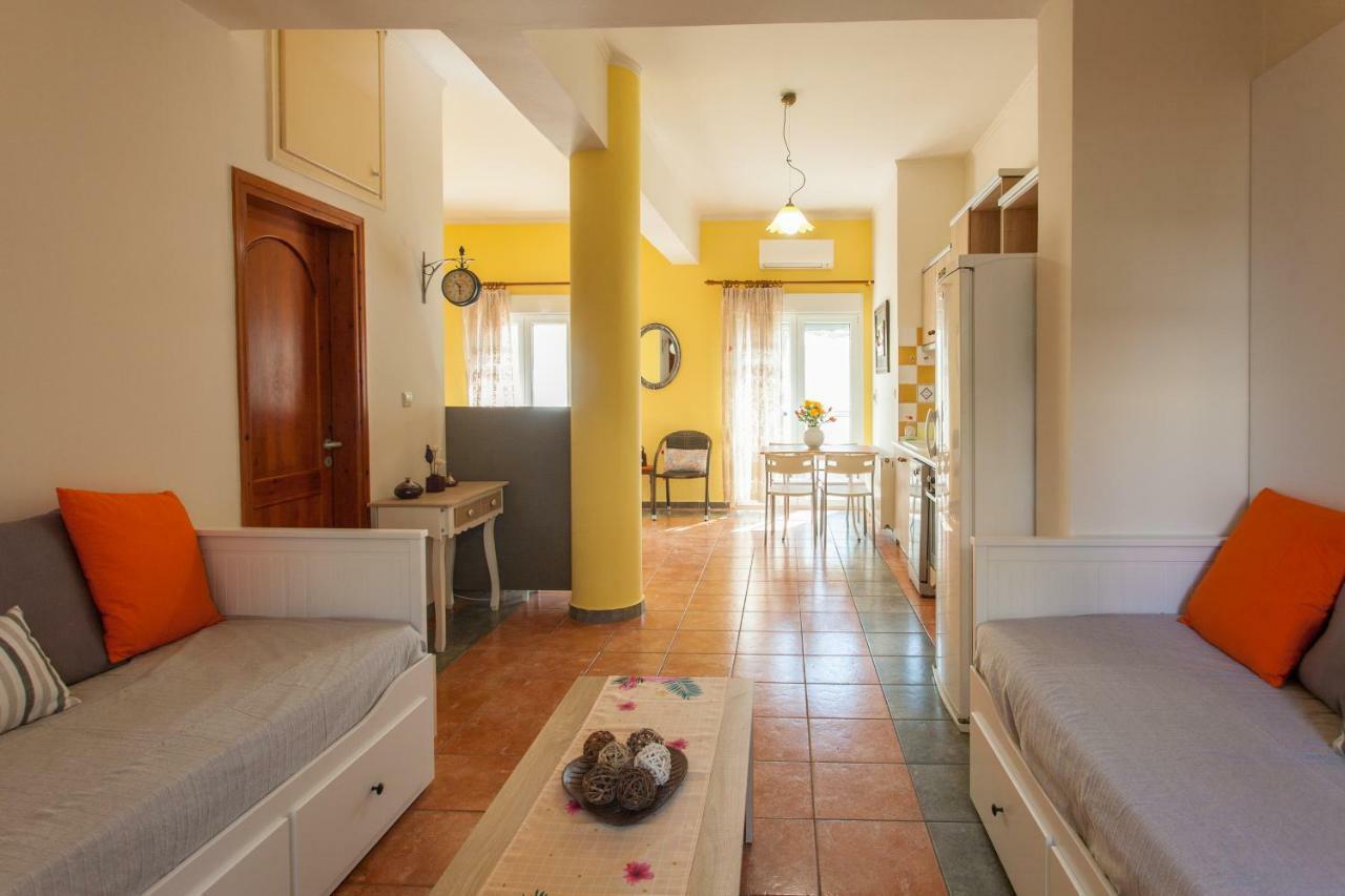 Evelia Apartment Galatas  Luaran gambar