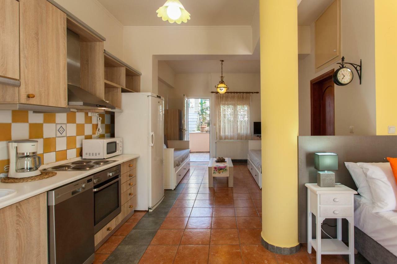 Evelia Apartment Galatas  Luaran gambar